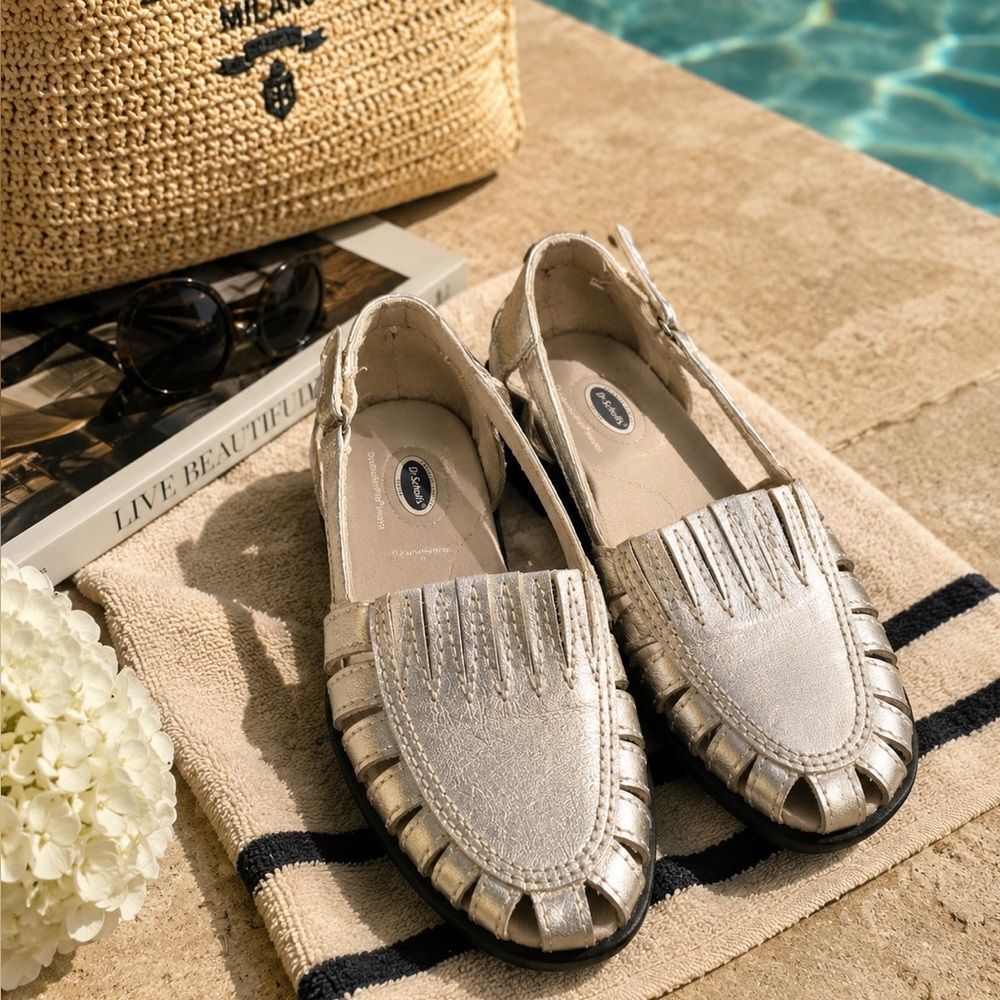 Dr. Scholls Silver Platinum Sandals!  8W